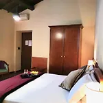 Teatro Di Pompeo Hotel Rzym
