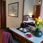 Teatro Di Pompeo Hotel Rzym