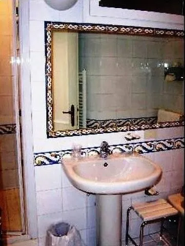 Hotel Teatro Di Pompeo 3*