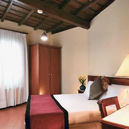 Domus Teatro Di Pompeo Hotel