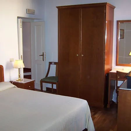 Teatro Di Pompeo Rome