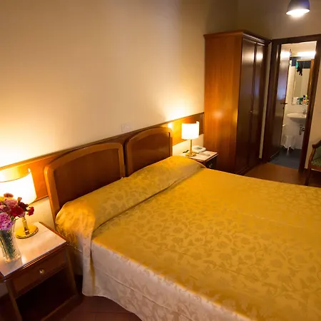 Domus Teatro Di Pompeo Hotel