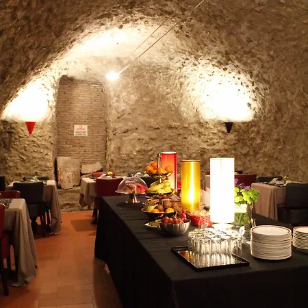 Teatro Di Pompeo 3* Rome