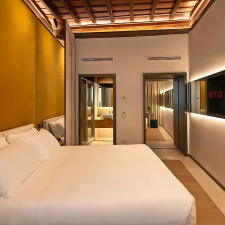 Hotel Domus Teatro Pompeo 4*