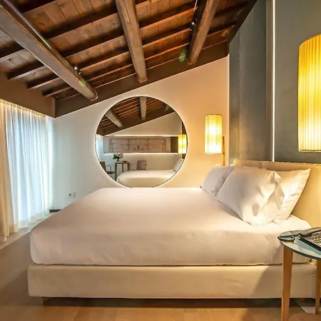 Hotel Domus Teatro Di Pompeo 4*